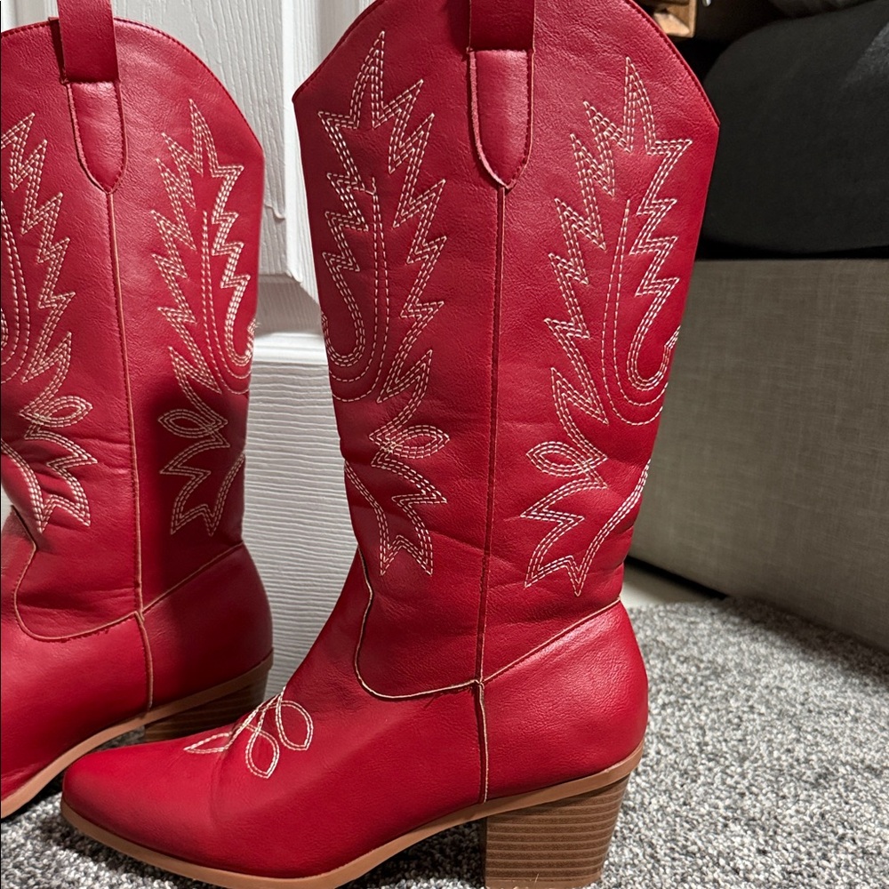 Amazon Red Women's Western Heeled Cowboy Boots with Contrast Stitching - Picture 4 of 5